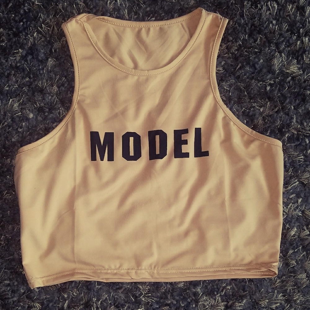 💥 MODEL CROP TOP 💥 - Picture 2 of 3